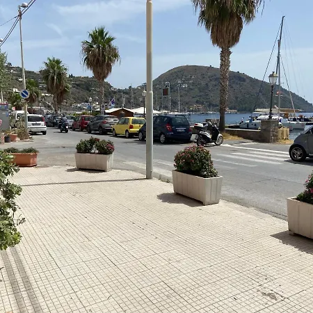 By The Port Апартаменты Липари