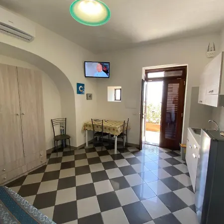 By The Port 아파트 리파리