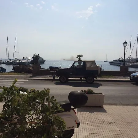 By The Port Apartment