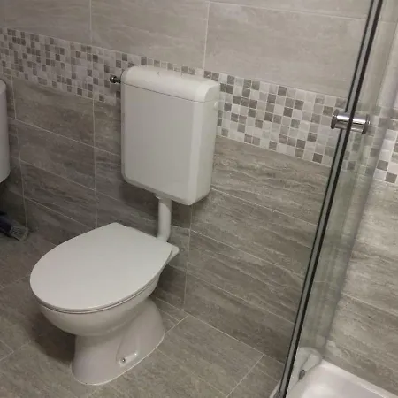 아파트 By The Port *