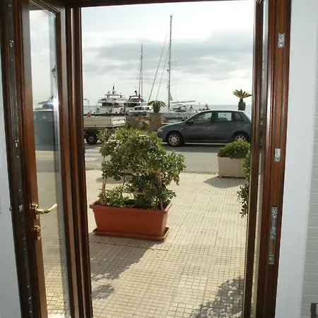 By The Port * 리파리